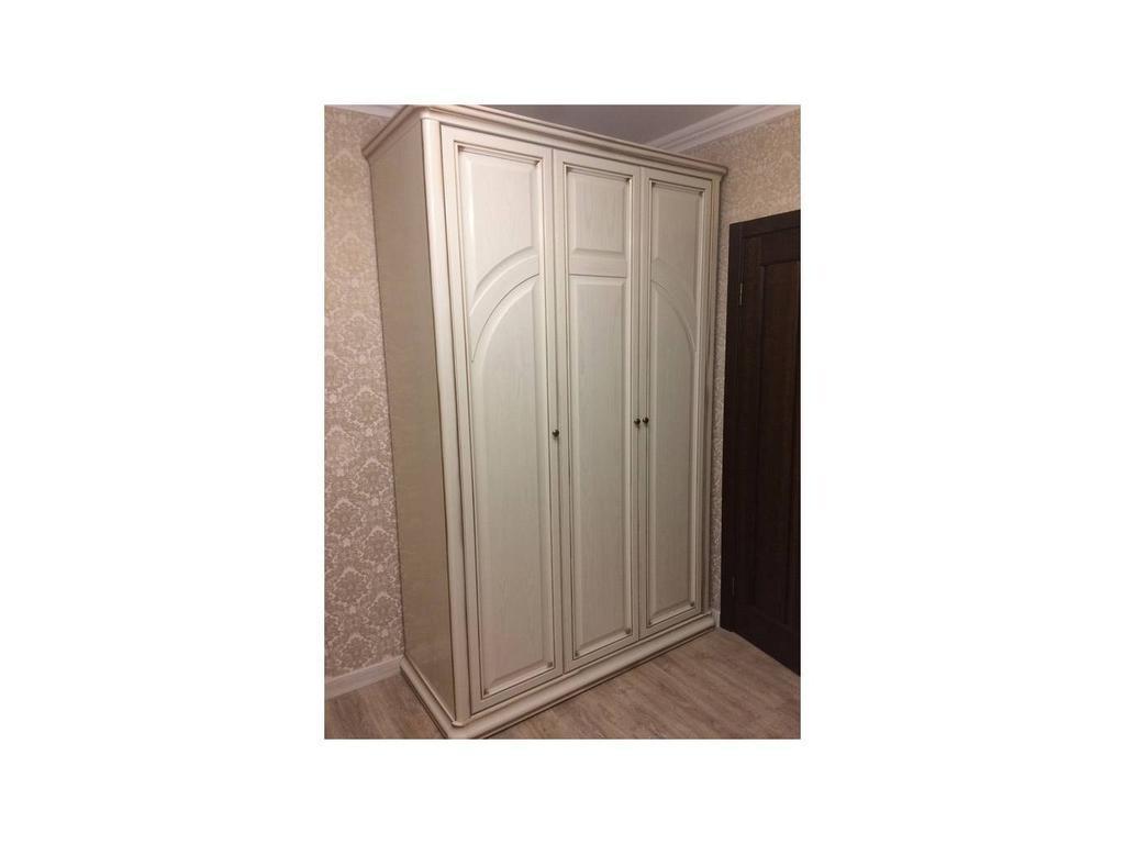 шкаф 3 дверный Liberty Сильвия  (белый ясень, золотая патина)