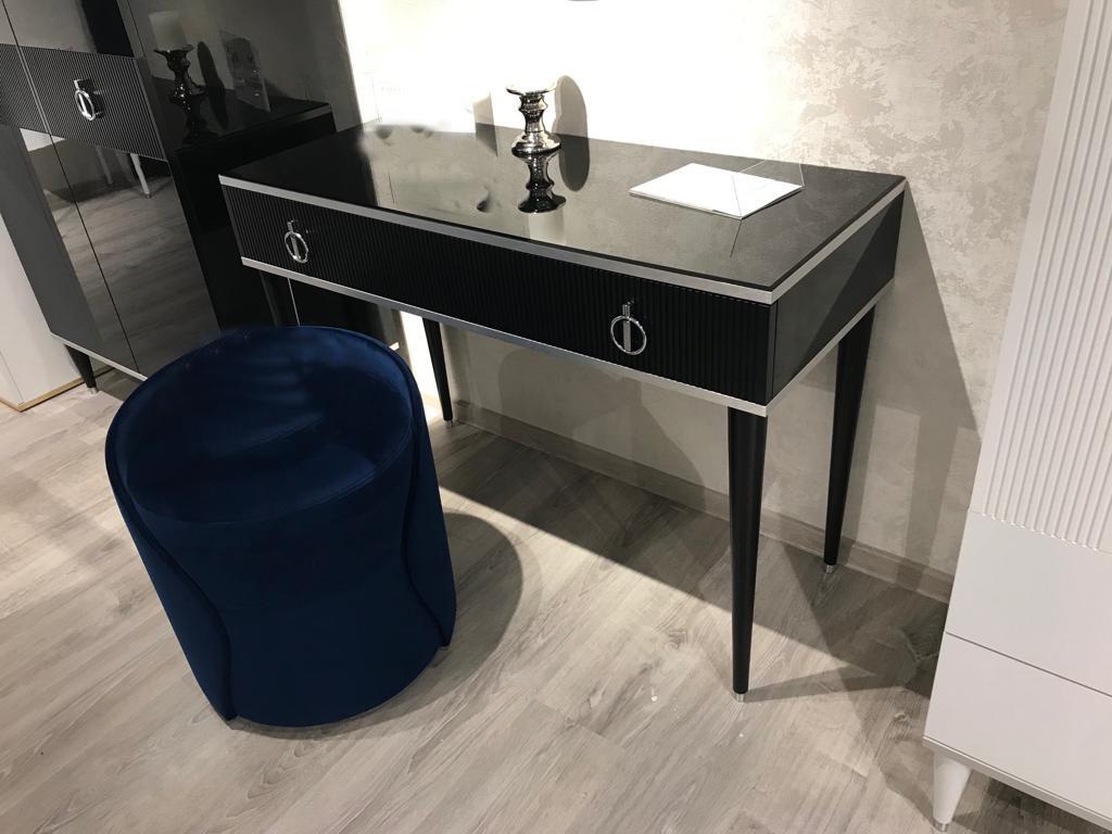 стол туалетный ЯМ Римини Соло  (черный, серебро)